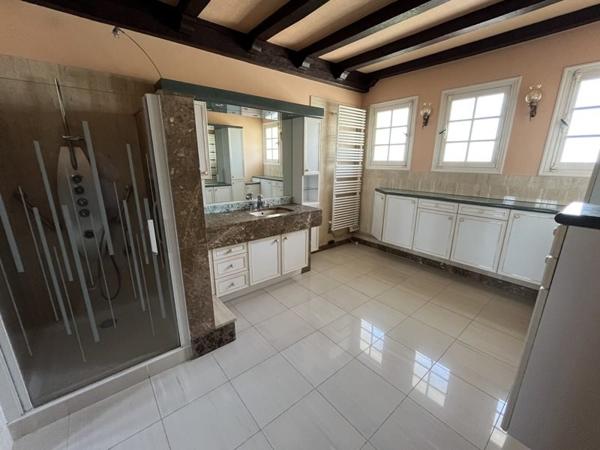 Maison à vendre |                                       Biganos |                                        5 pièces  |  210 m²