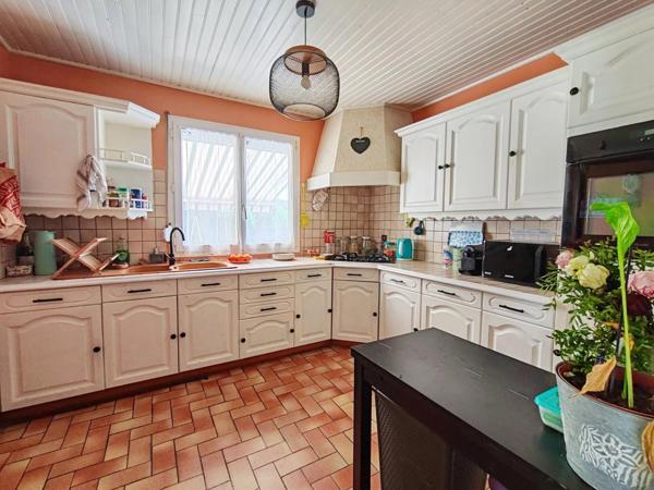 Vente                                                      Maison
                        
                     4 pièces                      77 m2                     à Compiègne