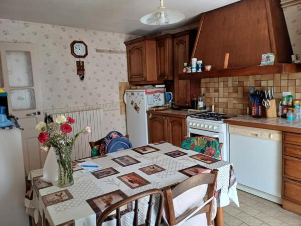 Idéalement située au calme à 4.5km de Rignac, 30 minutes de Rodez et 15 minutes de Rieupeyroux