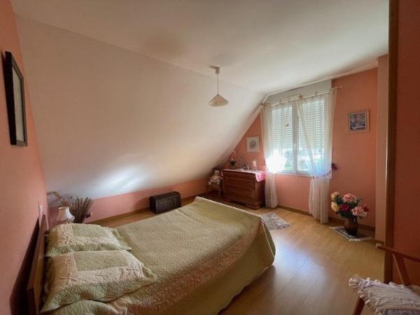 Belle demeure d'environ 185 m² au coeur du village