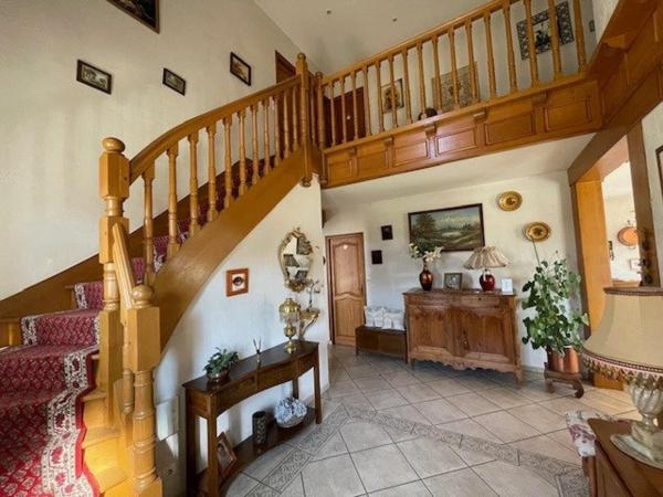 Belle demeure d'environ 185 m² au coeur du village