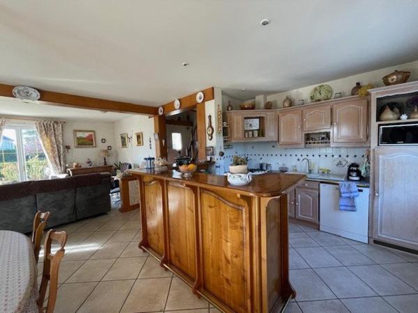 Belle demeure d'environ 185 m² au coeur du village