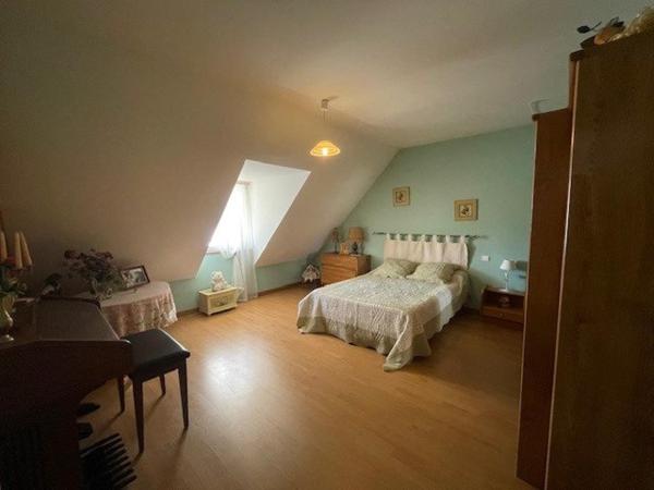 Belle demeure d'environ 185 m² au coeur du village