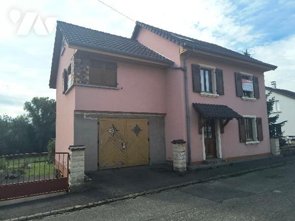 Maison de 187 m2 à rénover entièrement sur un terrain de près de 611 m2.