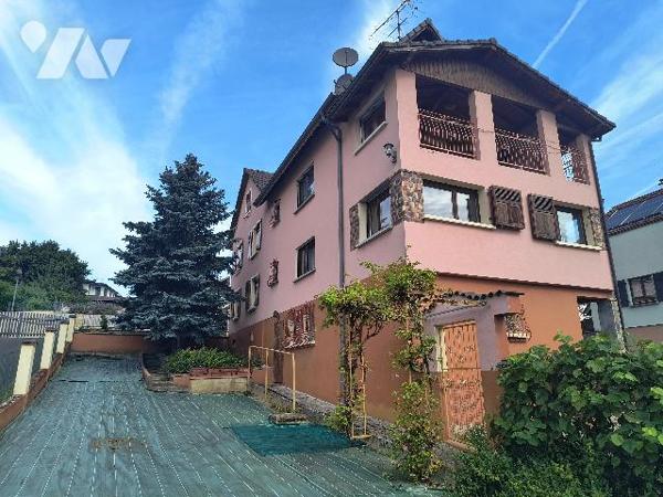 Maison de 187 m2 à rénover entièrement sur un terrain de près de 611 m2.