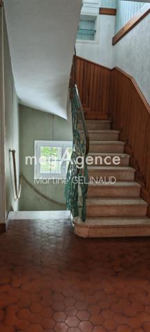 Maison à SAINTES, 17100 - 8 pièces 171m²