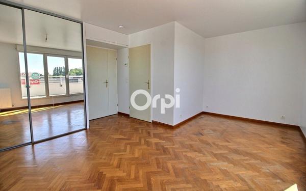 Appartement à vendre    1 pièce • 30 m2 Viry-Châtillon