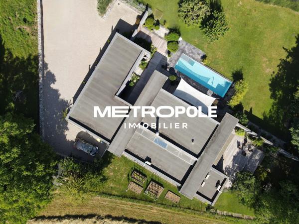 Villa 5 pièce(s) 4 chambre(s) 222 m²