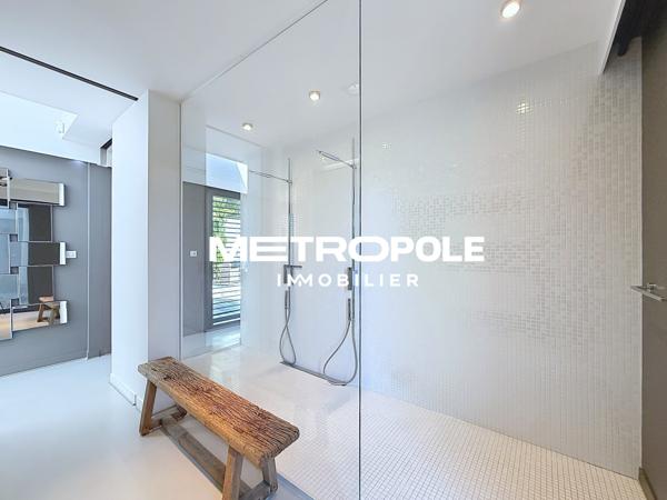 Villa 5 pièce(s) 4 chambre(s) 222 m²