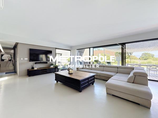 Villa 5 pièce(s) 4 chambre(s) 222 m²