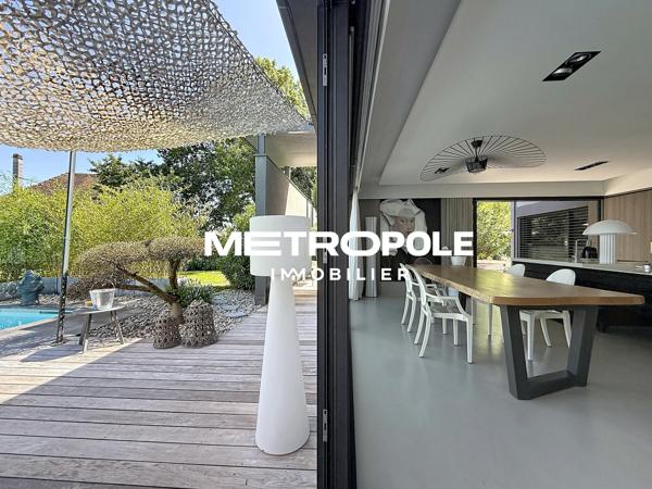 Villa 5 pièce(s) 4 chambre(s) 222 m²