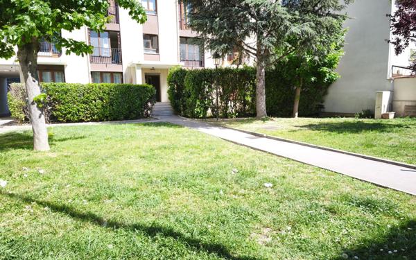 Appartement à vendre    4 pièces • 74,60 m2 Colombes