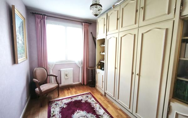 Appartement à vendre    4 pièces • 74,60 m2 Colombes