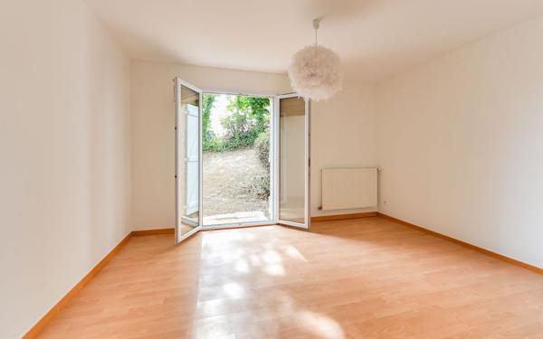 SAINT-CYR-AU-MONT-D’OR — MAISON FAMILIALE — 145 M² — TERRAIN 1 165 M² — PISCINABLE