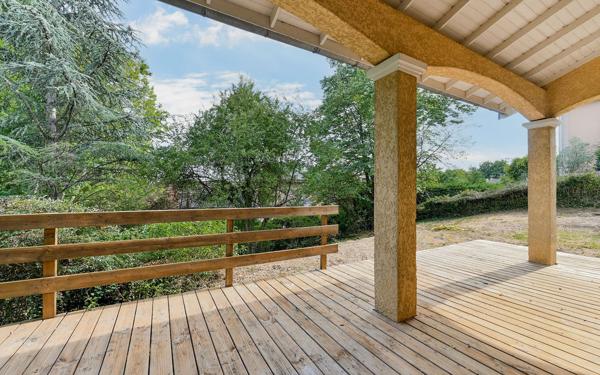 SAINT-CYR-AU-MONT-D’OR — MAISON FAMILIALE — 145 M² — TERRAIN 1 165 M² — PISCINABLE