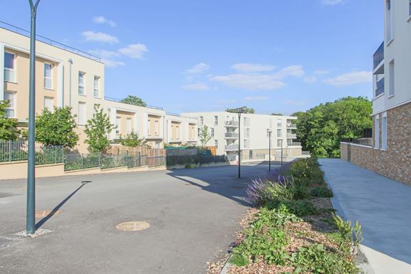 Appartement Poissy 4 pièce(s) 76 m2 €295 000 ** - Référence 9146