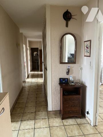   MAISON PLEIN PIED et BEAU JARDIN