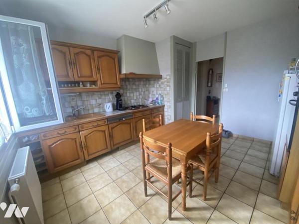   MAISON PLEIN PIED et BEAU JARDIN