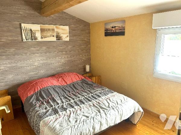 A 400 m de la plage jolie maison en 2 parties indépendantes avec terrasse et jardin d'agrément clos.