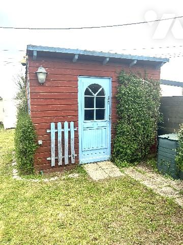 A 400 m de la plage jolie maison en 2 parties indépendantes avec terrasse et jardin d'agrément clos.