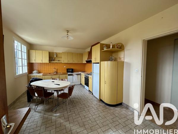 Maison à vendre 5 pièces 105 m² Vernoil-le-Fourrier