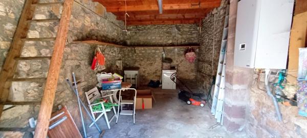 Maison de campagne avec dépendances ? Marchamp (01680)