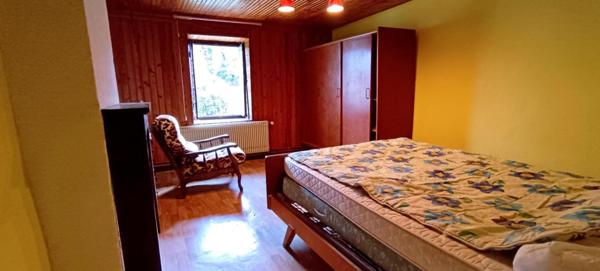 Maison de campagne avec dépendances ? Marchamp (01680)