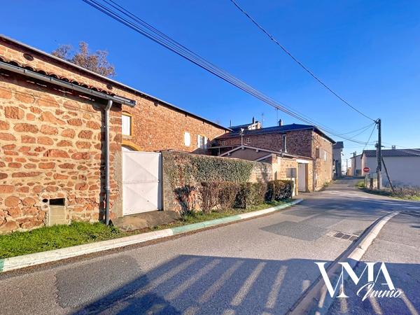À vendre : Corps de ferme en pierres – Vue panoramique. Détails des diagnostics énergétiques