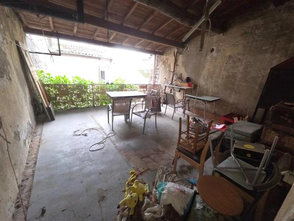 SAINT HIPPOLYTE DU FORT (30) secteur écu de France, idéal investisseur immeuble de rapport d'environ 98m² habitable composé de 2 appartements et d'un studio rentabilité de 11.8% brut