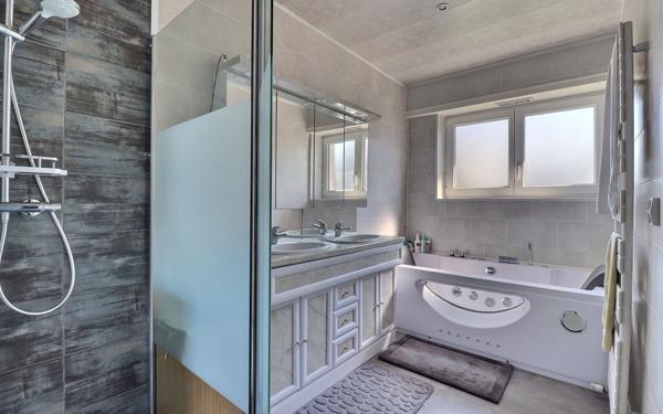 Maison à vendre    7 pièces • 270 m2 Erstein