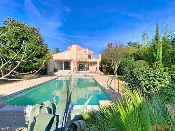 Villa d'architecte - 6 pièces - 209m²