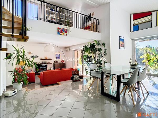 Villa d'architecte - 6 pièces - 209m²