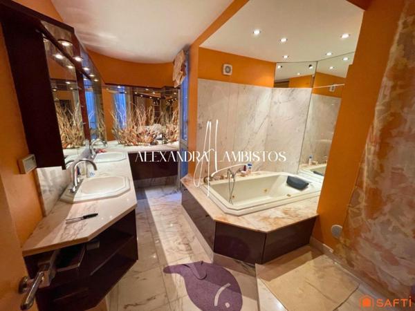 Villa d'architecte - 6 pièces - 209m²