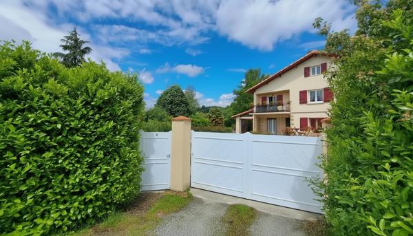 Maison 9 pièces - 247 m²