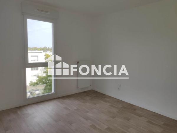 Location Appartement 2 pièces 43 m² - 6 RUE JOSEPHINE BAKER Chartres 28000