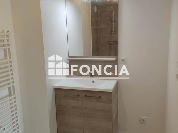 Location Appartement 2 pièces 43 m² - 6 RUE JOSEPHINE BAKER Chartres 28000