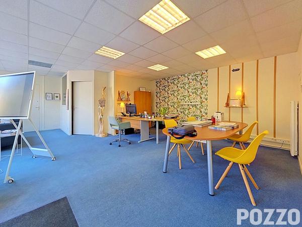 À VENDRE Murs commerciaux de 69 m² Centre-ville de Coutances COUTANCES