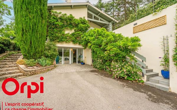 Maison à vendre    5 pièces • 222,52 m2 Limonest