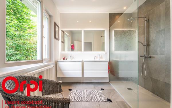 Maison à vendre    5 pièces • 222,52 m2 Limonest