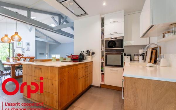 Maison à vendre    5 pièces • 222,52 m2 Limonest