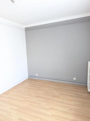 Location                                                      Appartement
                        
                     4 pièces                      70 m2                     à Nantes