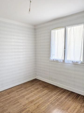 Location                                                      Appartement
                        
                     4 pièces                      70 m2                     à Nantes