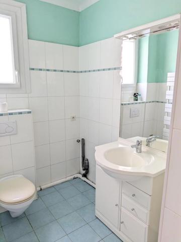 Location                                                      Appartement
                        
                     4 pièces                      70 m2                     à Nantes