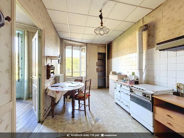 SPÉCIAL INVESTISSEURS – ENSEMBLE IMMOBILIER À RÉNOVER -  208 m² Saint Uze