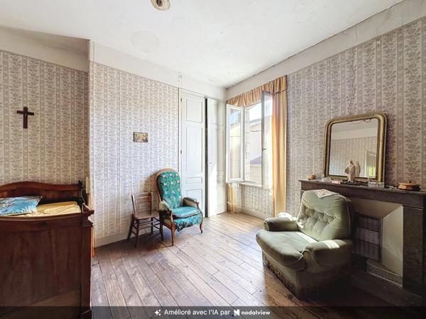 SPÉCIAL INVESTISSEURS – ENSEMBLE IMMOBILIER À RÉNOVER -  208 m² Saint Uze