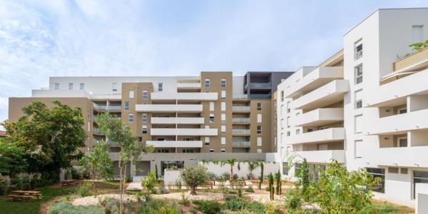 L'esprit Loft au Polygone : T3 traversant et son patio géant de 48 m²