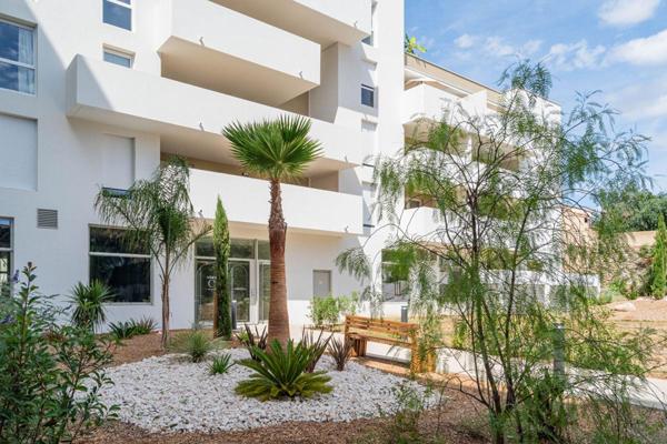 L'esprit Loft au Polygone : T3 traversant et son patio géant de 48 m²