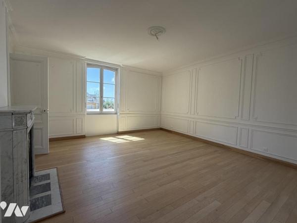TROUVILLE SUR MER - Dans DOMAINE DE STANDING - Atypique appartement de 171 m2 - Parking et garage.