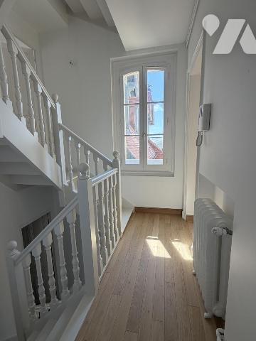 TROUVILLE SUR MER - Dans DOMAINE DE STANDING - Atypique appartement de 171 m2 - Parking et garage.