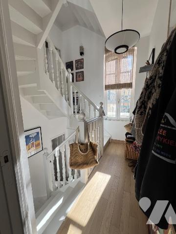 TROUVILLE SUR MER - Dans DOMAINE DE STANDING - Atypique appartement de 171 m2 - Parking et garage.